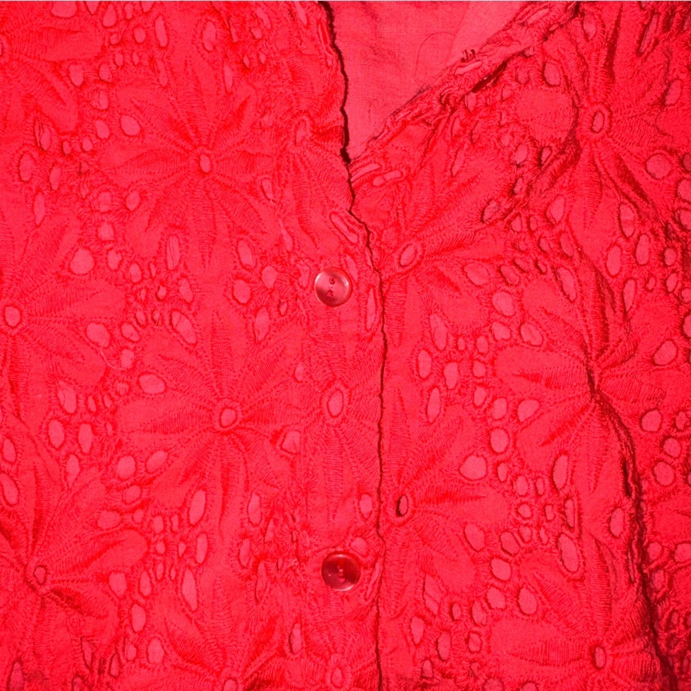 Women’s Red Floral Eyelet Cropped Blouse - Size M​​ - Picture 4 of 5